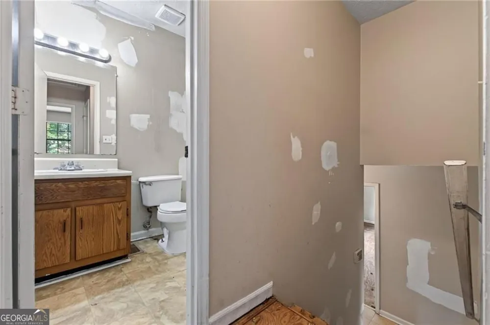6077 Cherokee Valley LN Lithonia, GA 30058