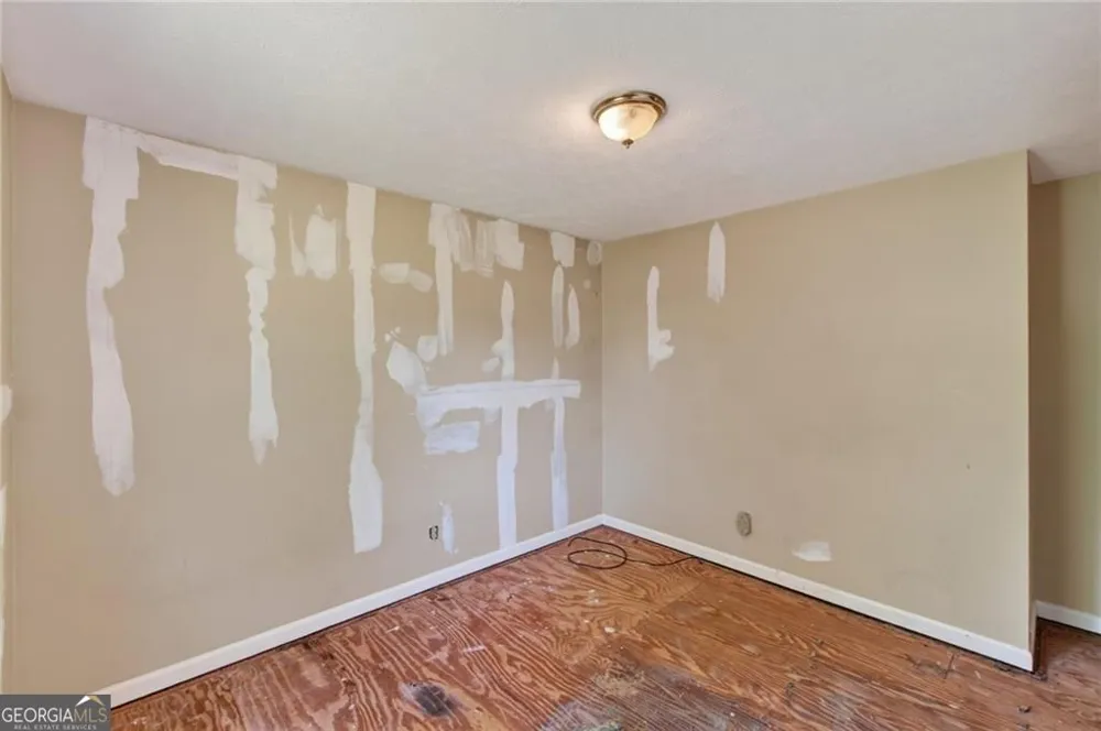 6077 Cherokee Valley LN Lithonia, GA 30058