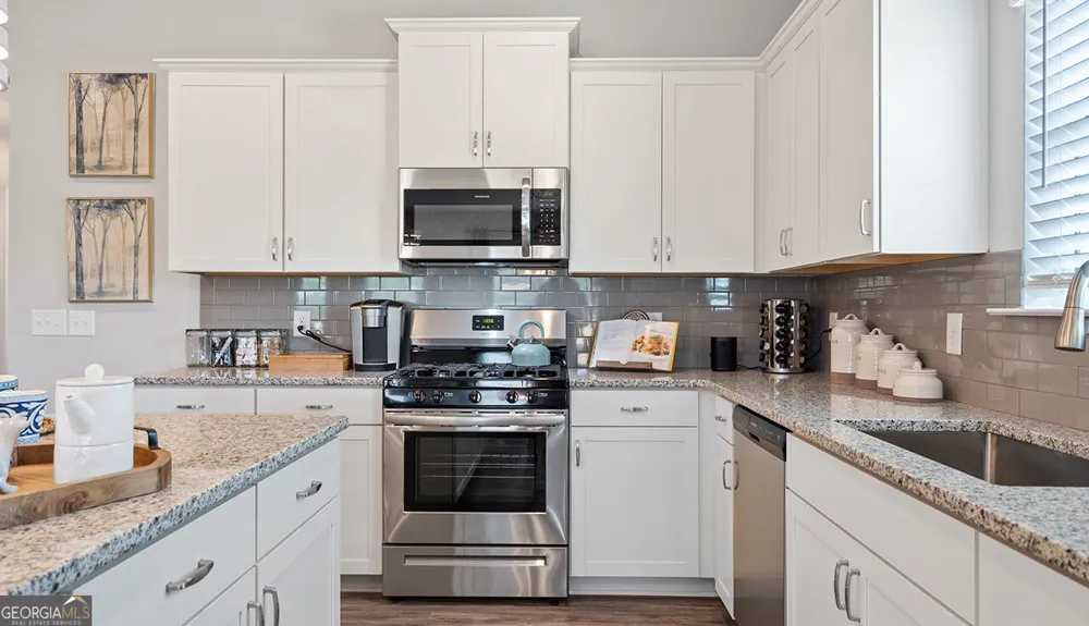 109 Antique BND Perry, GA 31069