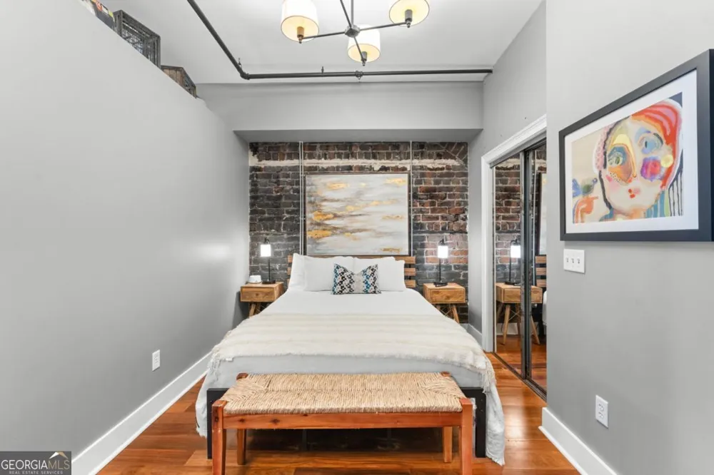 310 W Broughton ST Savannah, GA 31401