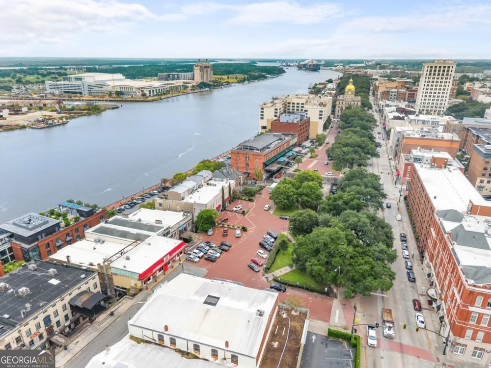 310 W Broughton ST Savannah, GA 31401