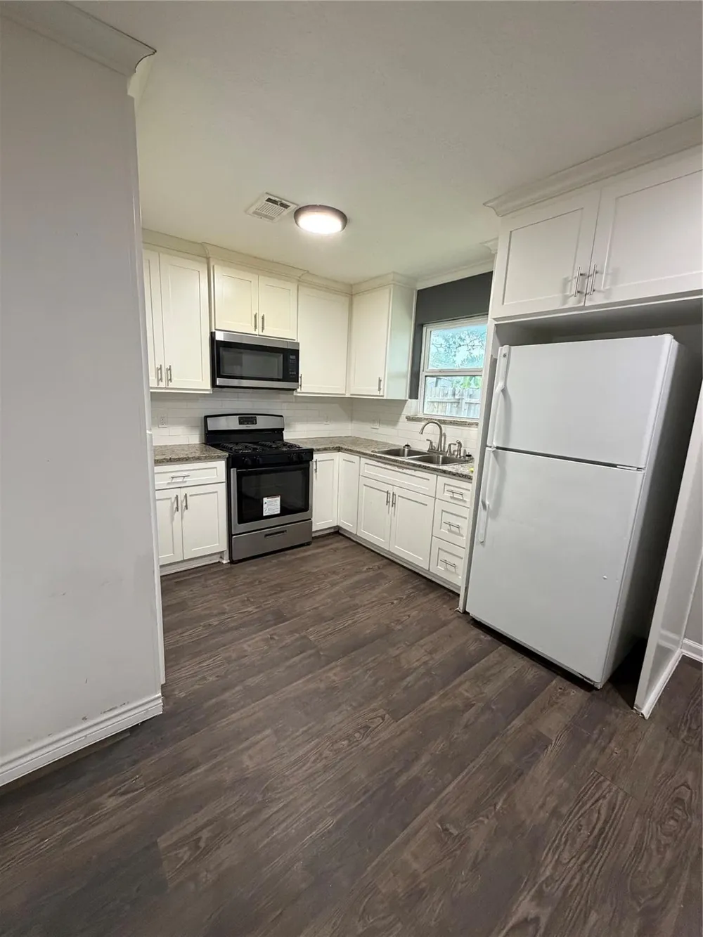 1507 Bonnie Street South Houston, TX 77587