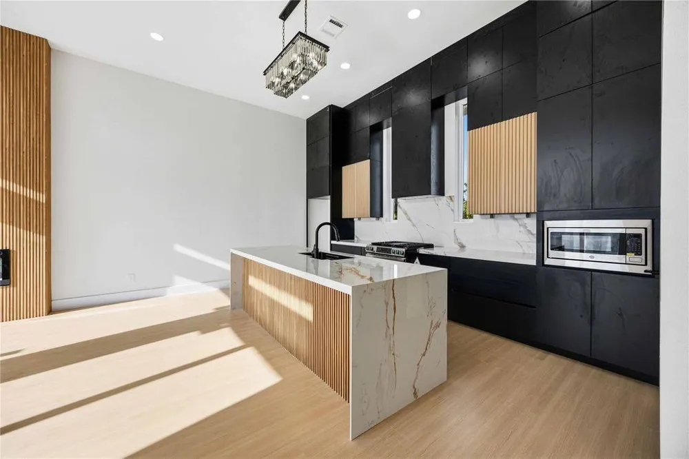 4216 Dreyfus Street Houston, TX 77021