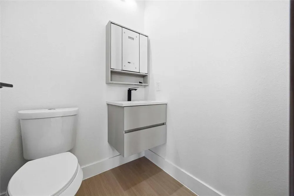 4216 Dreyfus Street Houston, TX 77021
