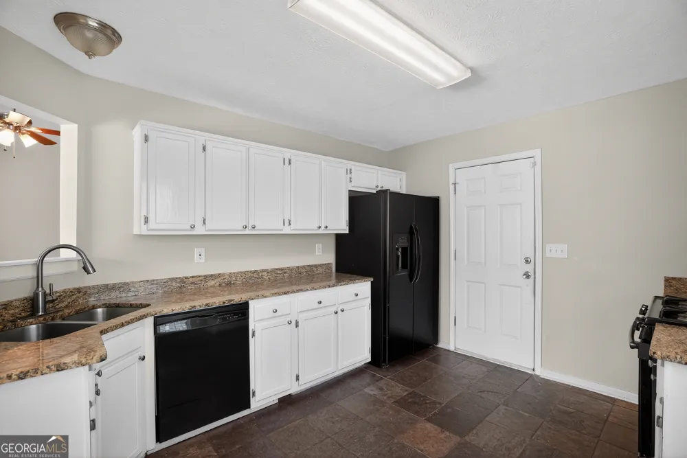 3235 Hunters Crossing PT Lithonia, GA 30038