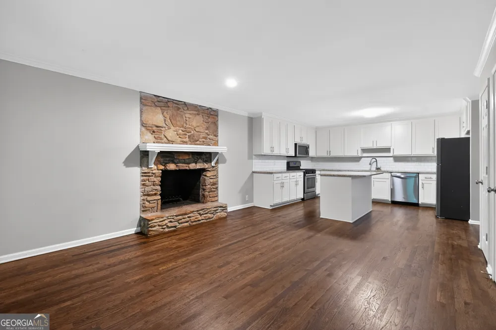 7127 Riverside DR Atlanta, GA 30328