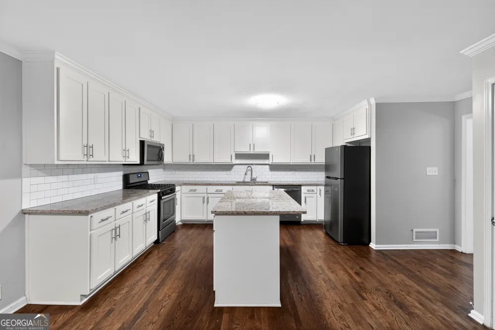 7127 Riverside DR Atlanta, GA 30328
