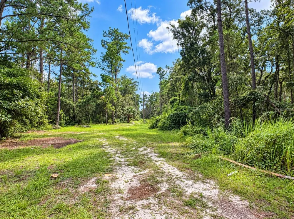 20327 POWELL ROAD Brooksville, FL 34604