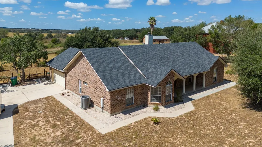108 Deer Ridge Drive La Vernia, TX 78121