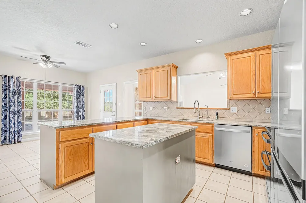108 Deer Ridge Drive La Vernia, TX 78121