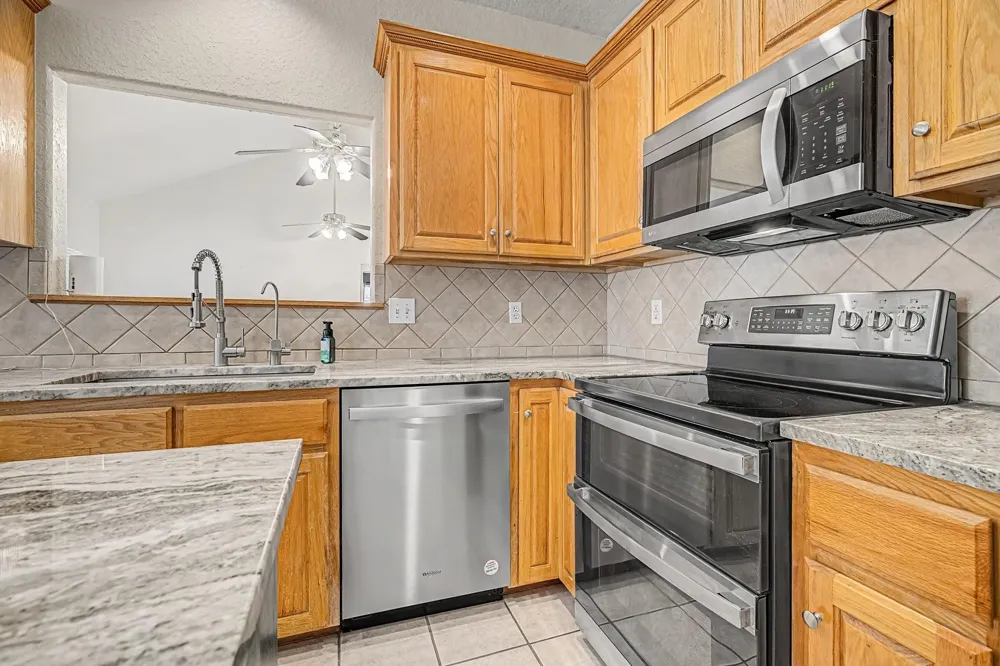 108 Deer Ridge Drive La Vernia, TX 78121