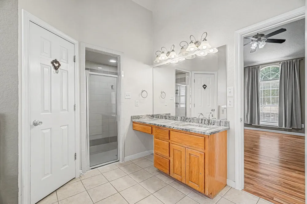 108 Deer Ridge Drive La Vernia, TX 78121