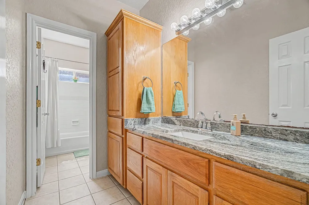 108 Deer Ridge Drive La Vernia, TX 78121