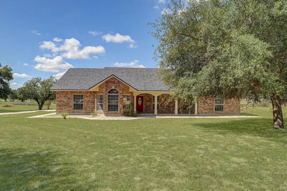 108 Deer Ridge Drive La Vernia, TX 78121
