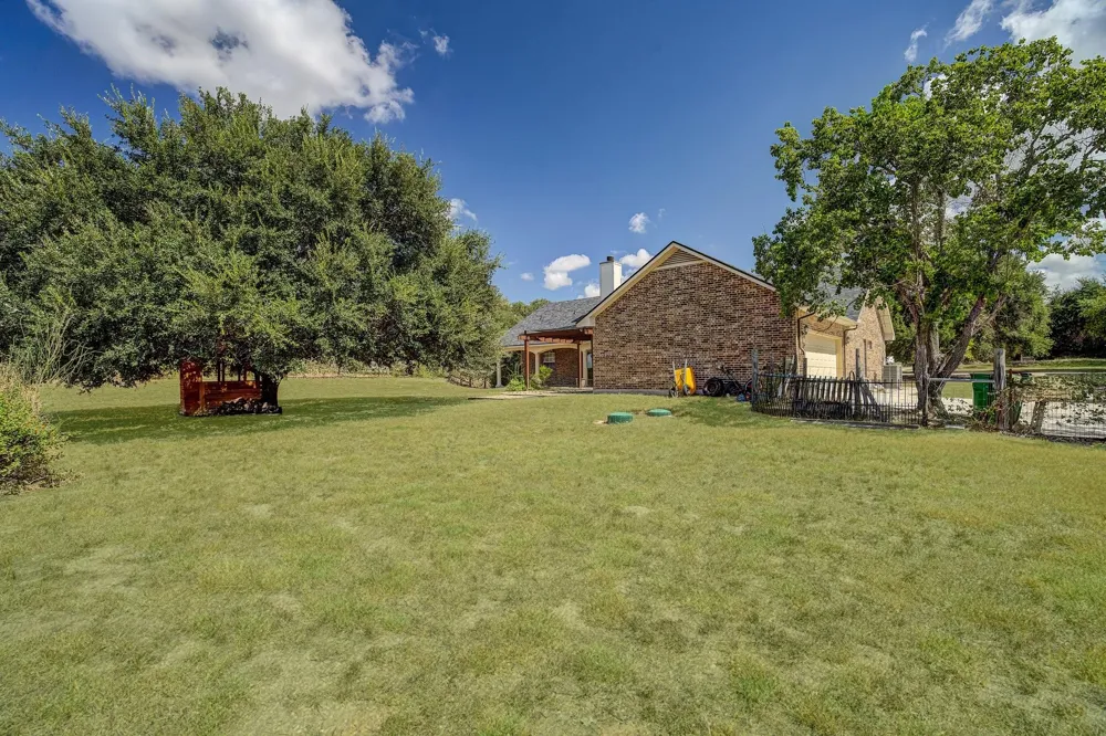 108 Deer Ridge Drive La Vernia, TX 78121