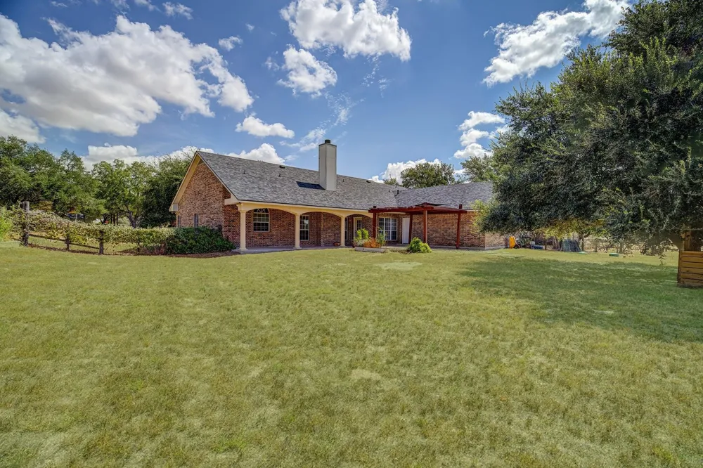 108 Deer Ridge Drive La Vernia, TX 78121