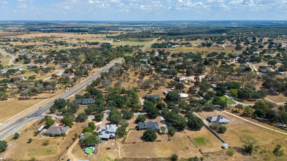 108 Deer Ridge Drive La Vernia, TX 78121