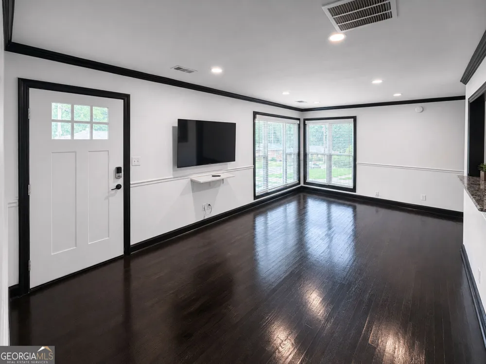 2597 Glenvalley DR Decatur, GA 30032