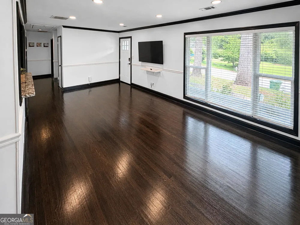 2597 Glenvalley DR Decatur, GA 30032