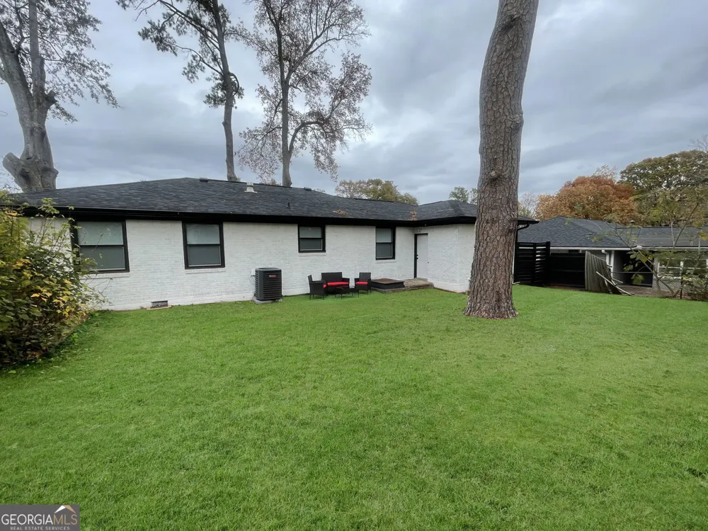 2597 Glenvalley DR Decatur, GA 30032