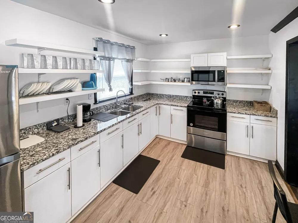 2597 Glenvalley DR Decatur, GA 30032