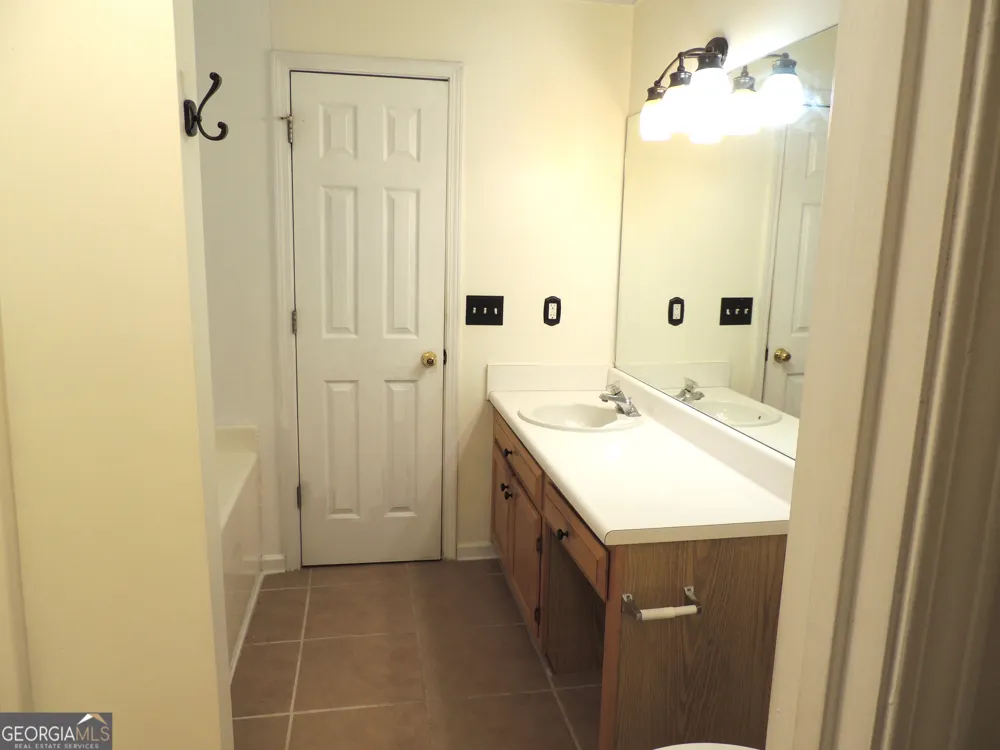 260 Mountainview DR Covington, GA 30016