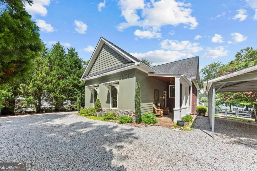 364 S Steel Bridge RD Eatonton, GA 31024