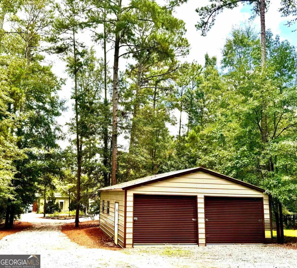364 S Steel Bridge RD Eatonton, GA 31024