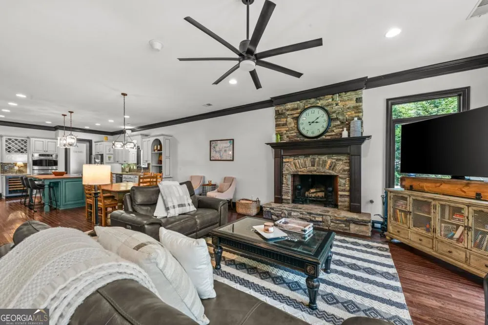 364 S Steel Bridge RD Eatonton, GA 31024