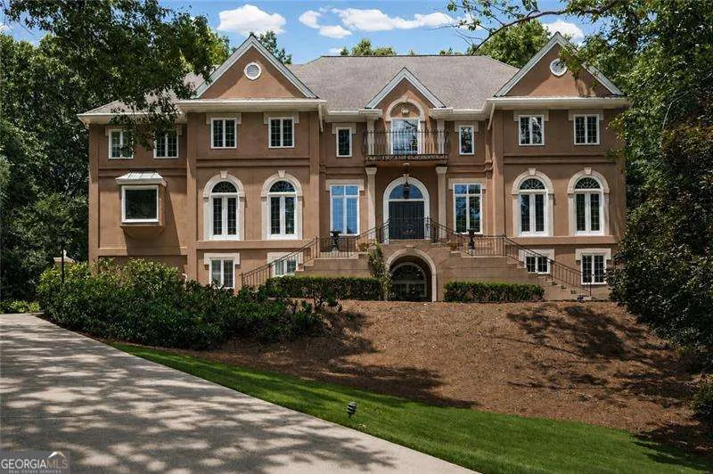 135 Lameloise LN Atlanta, GA 30327