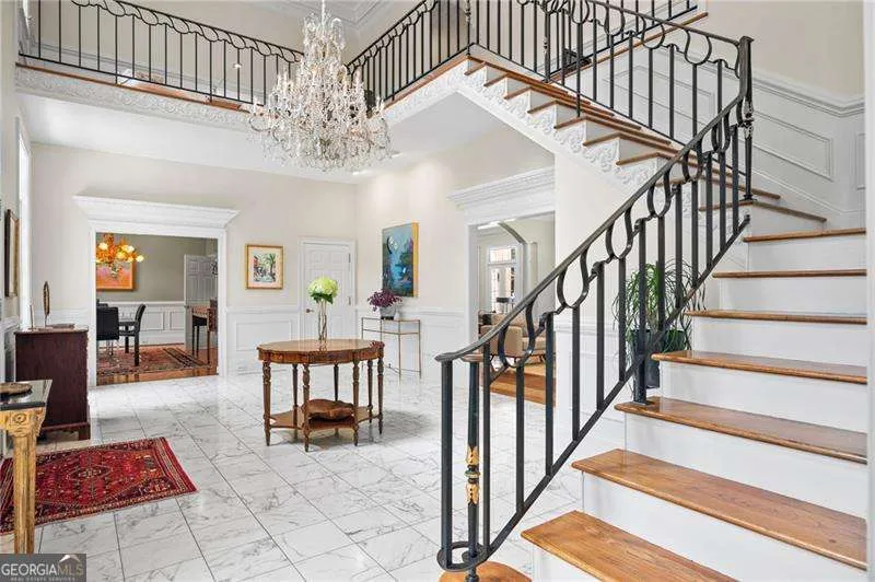 135 Lameloise LN Atlanta, GA 30327