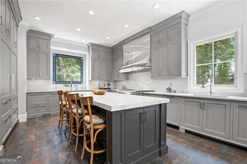 135 Lameloise LN Atlanta, GA 30327