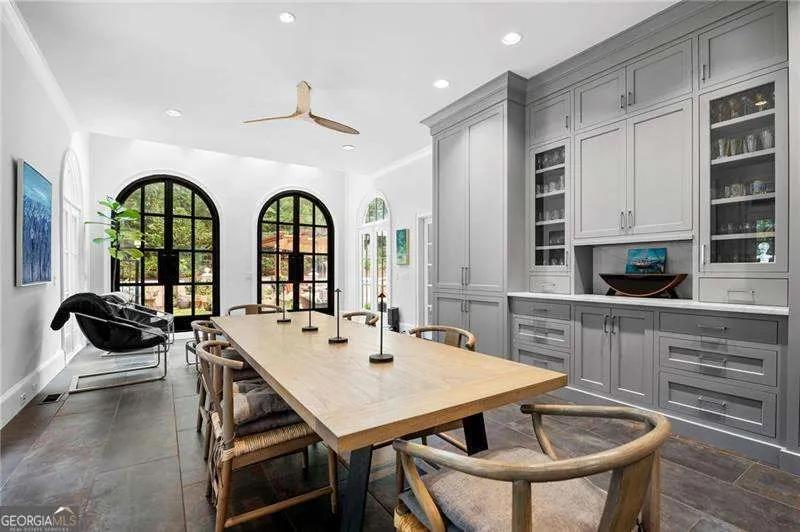 135 Lameloise LN Atlanta, GA 30327