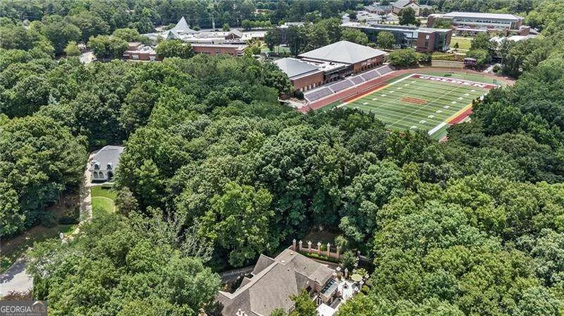 135 Lameloise LN Atlanta, GA 30327
