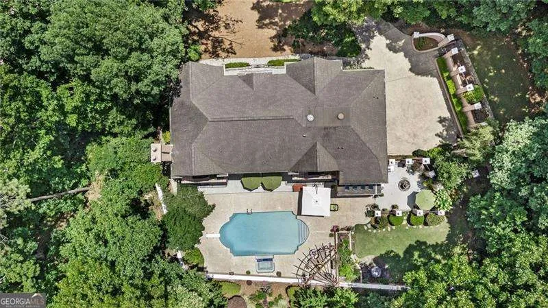 135 Lameloise LN Atlanta, GA 30327