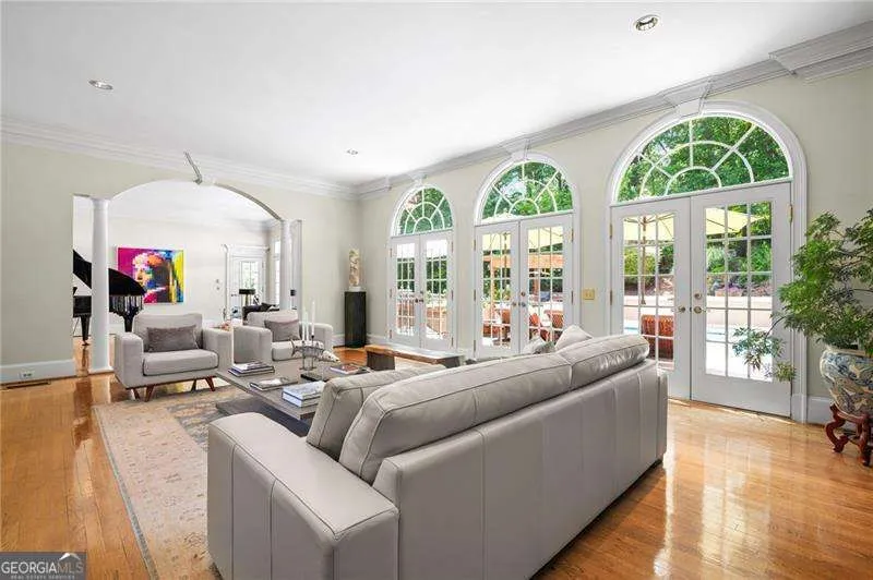 135 Lameloise LN Atlanta, GA 30327