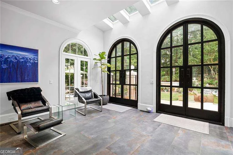 135 Lameloise LN Atlanta, GA 30327