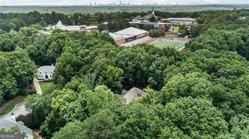 135 Lameloise LN Atlanta, GA 30327