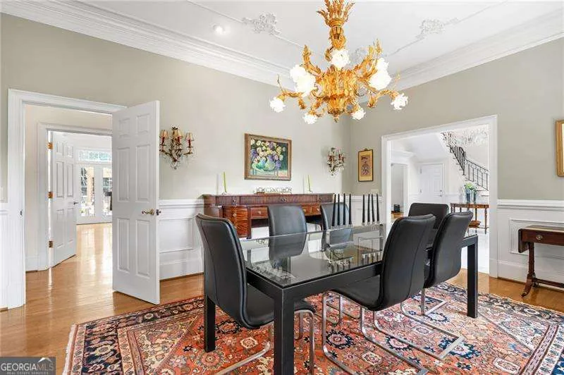 135 Lameloise LN Atlanta, GA 30327