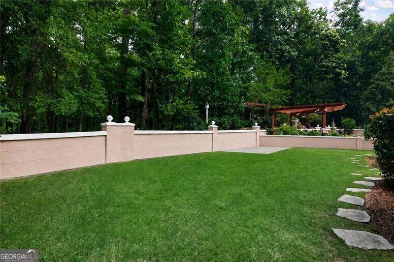 135 Lameloise LN Atlanta, GA 30327