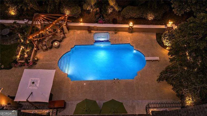 135 Lameloise LN Atlanta, GA 30327