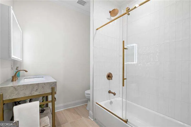 135 Lameloise LN Atlanta, GA 30327