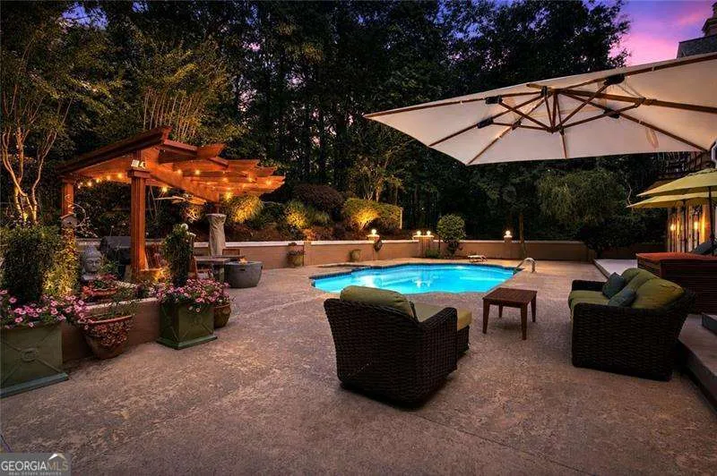 135 Lameloise LN Atlanta, GA 30327