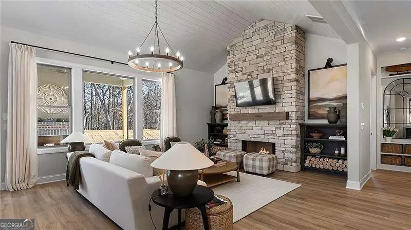 196 Cherokee DR S Waleska, GA 30183