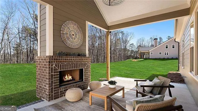 196 Cherokee DR S Waleska, GA 30183