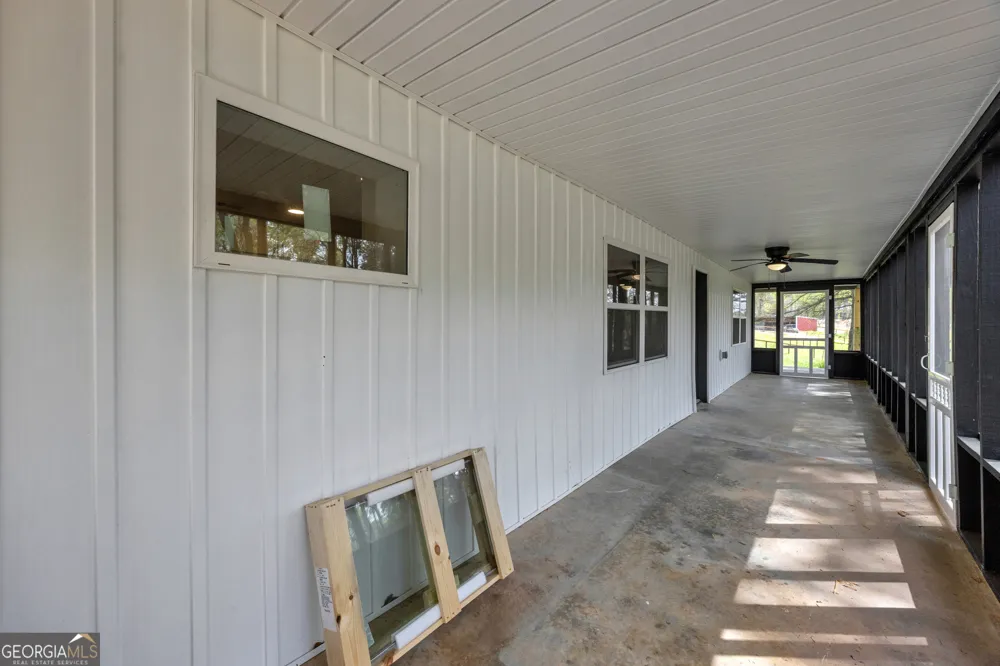 8606 Holly Springs RD Maysville, GA 30558