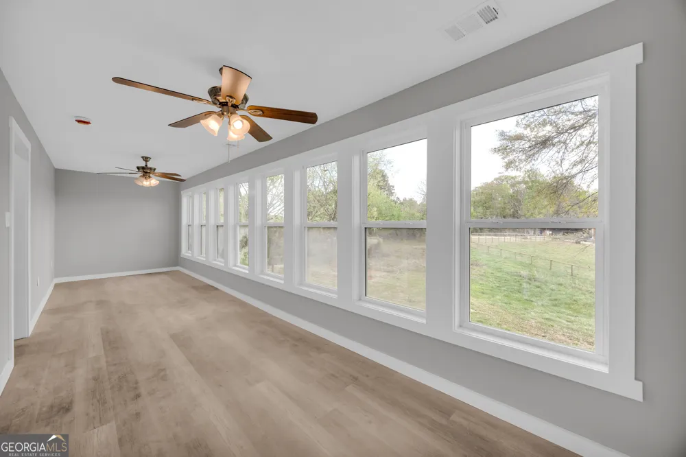 8606 Holly Springs RD Maysville, GA 30558