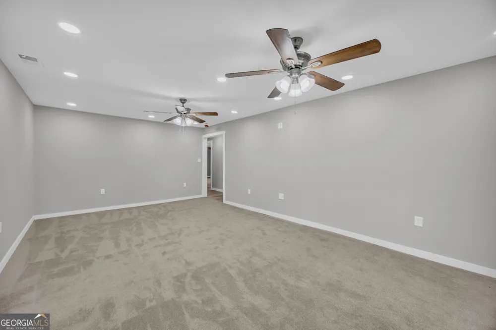 8606 Holly Springs RD Maysville, GA 30558