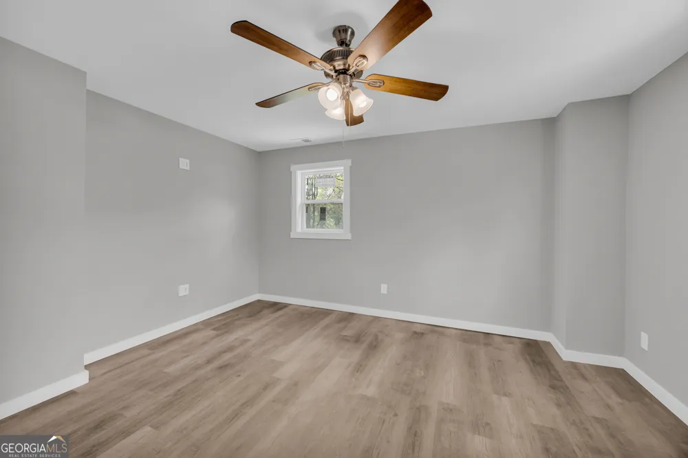 8606 Holly Springs RD Maysville, GA 30558