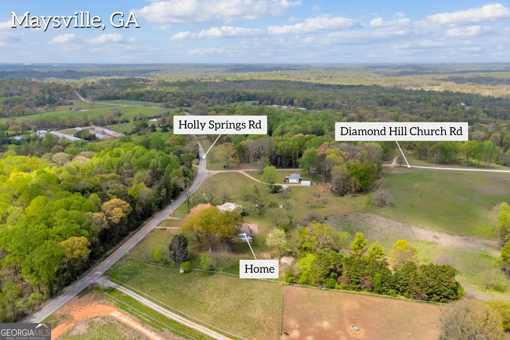 8606 Holly Springs RD Maysville, GA 30558